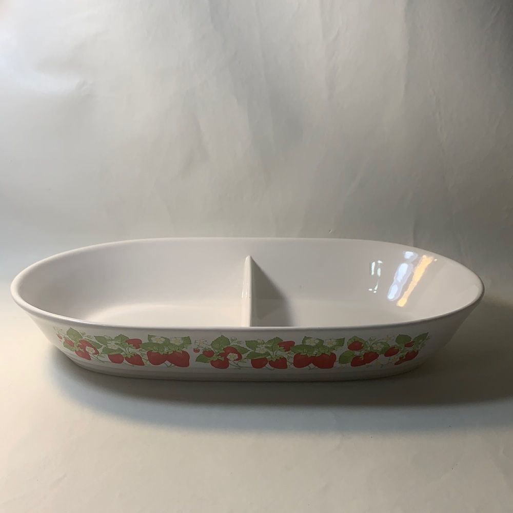 Strawberry Patch Divided Bake Serve Store Bakeware